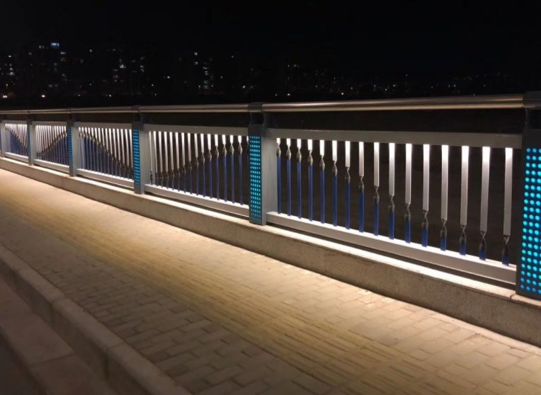 燈光護欄