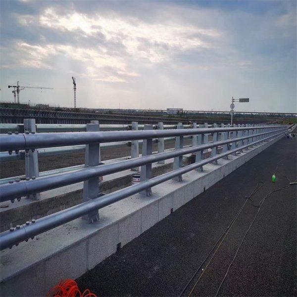 橋梁護欄