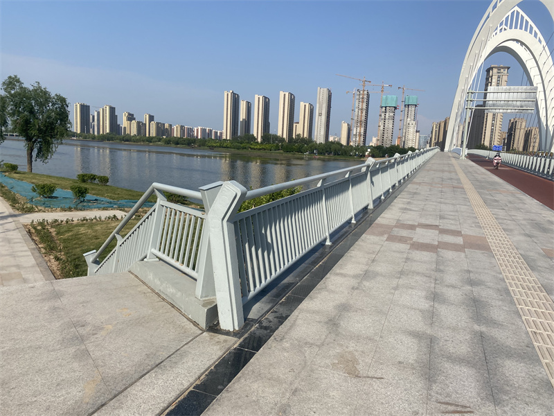 橋梁護欄
